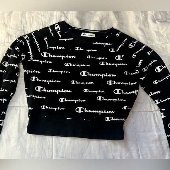 🖤🤍CHAMPION CREWNECK🤍🖤 - Picture 1 of 1